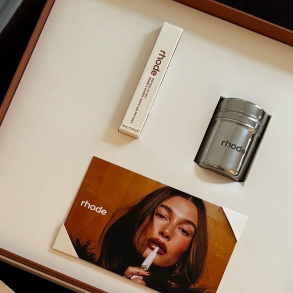 🤎 Rhode Peptide Lip Tint Cinnamon Roll 🤎 - Picture 9 of 13